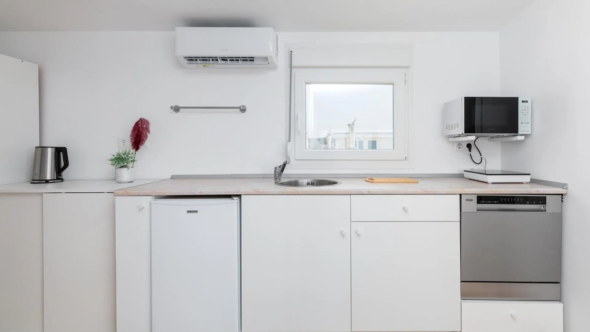 Malibu By Halu!, Seaside Apartment In Perea Peraia  0*, Peraia (Thessaloniki) Greece