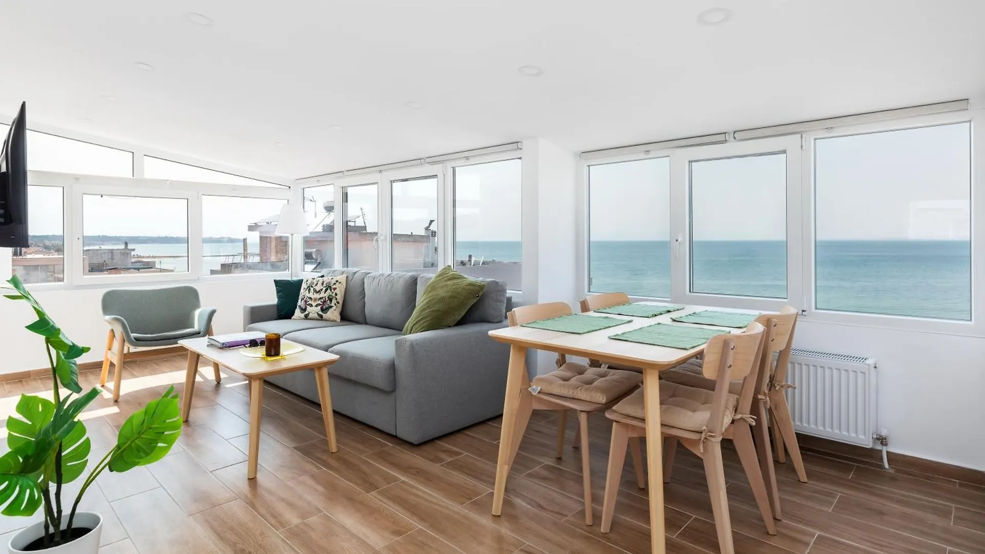 Malibu By Halu!, Seaside Apartment In Perea Peraia