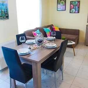  Apartament Apartments Holiday